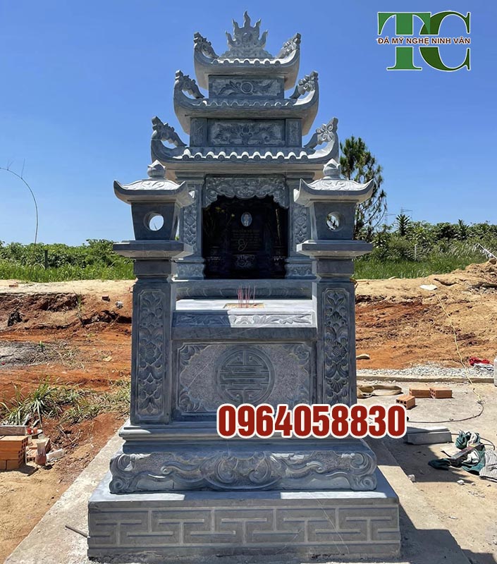 mộ đá ba mái đẹp nguyên khối Quảng Ninh