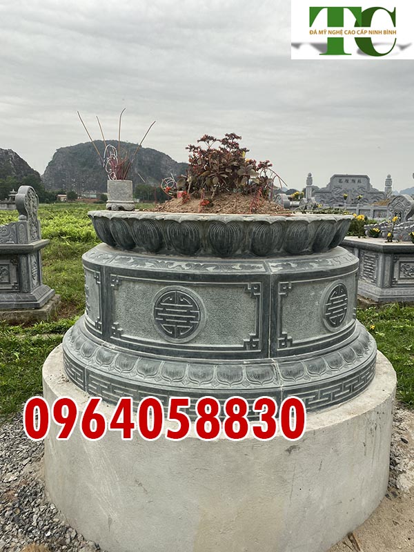 mộ tròn đá xanh rêu Quảng Ninh
