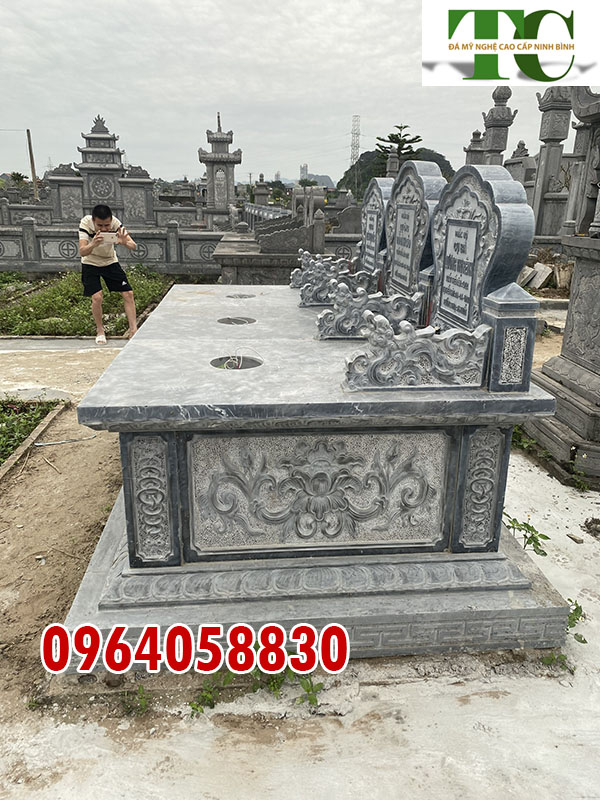 Làm mộ đôi bằng đá xanh đen tại Bình Thuận 03